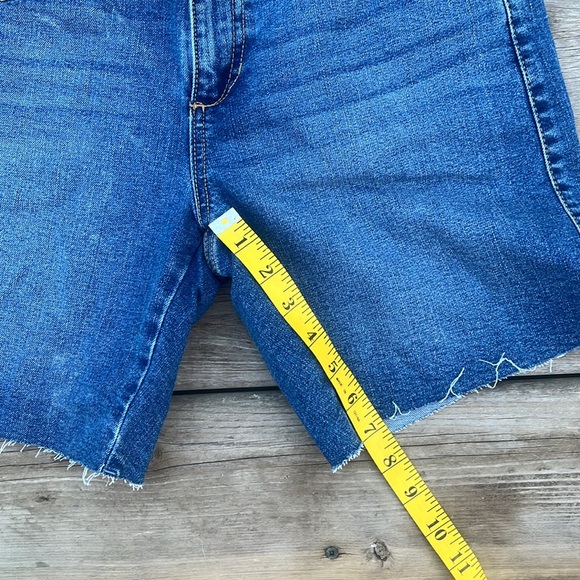 NWT Joe's Jeans Easy Bermuda Denim Cut-Off Denim Shorts - Picture 12 of 14